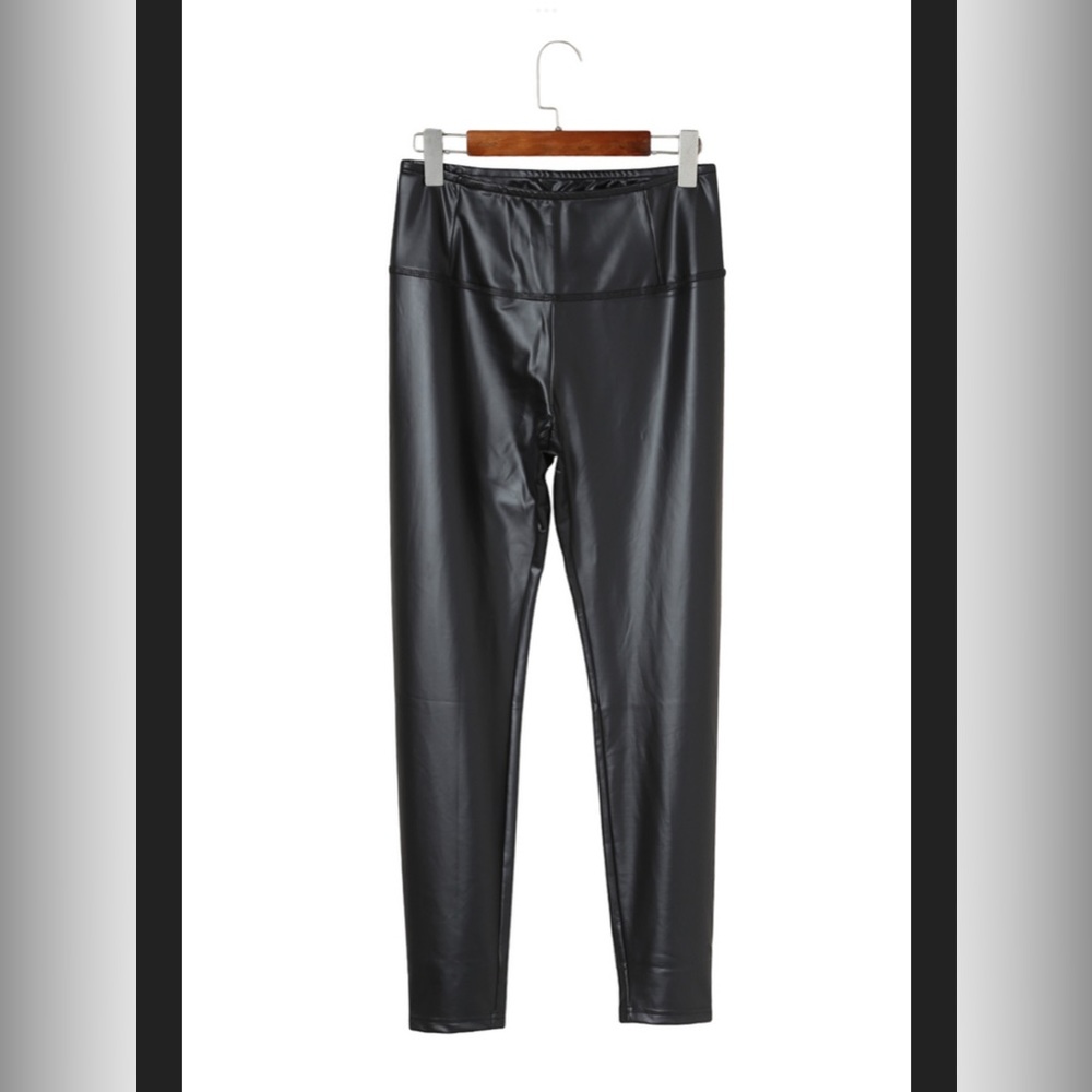 Last 1 ! Black Faux Leather High Rise Leggings - Picture 7 of 13